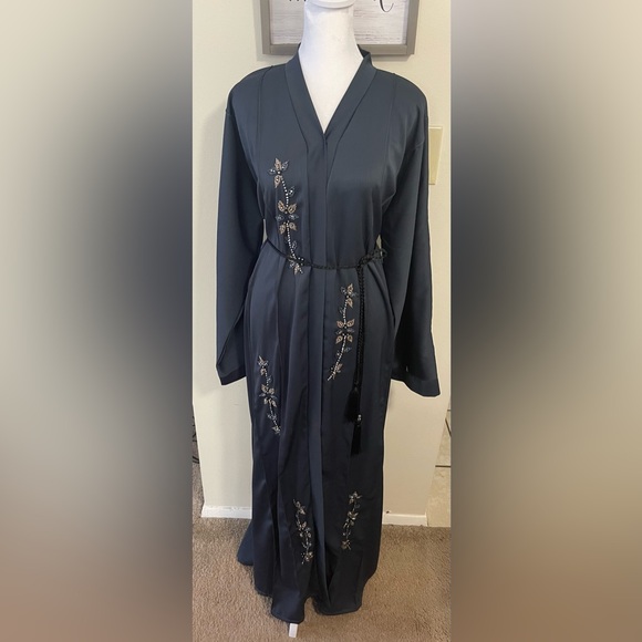 Abaya Dress Embroidered Kimono Coverup From U.A.E Size 58. New - Picture 15 of 17